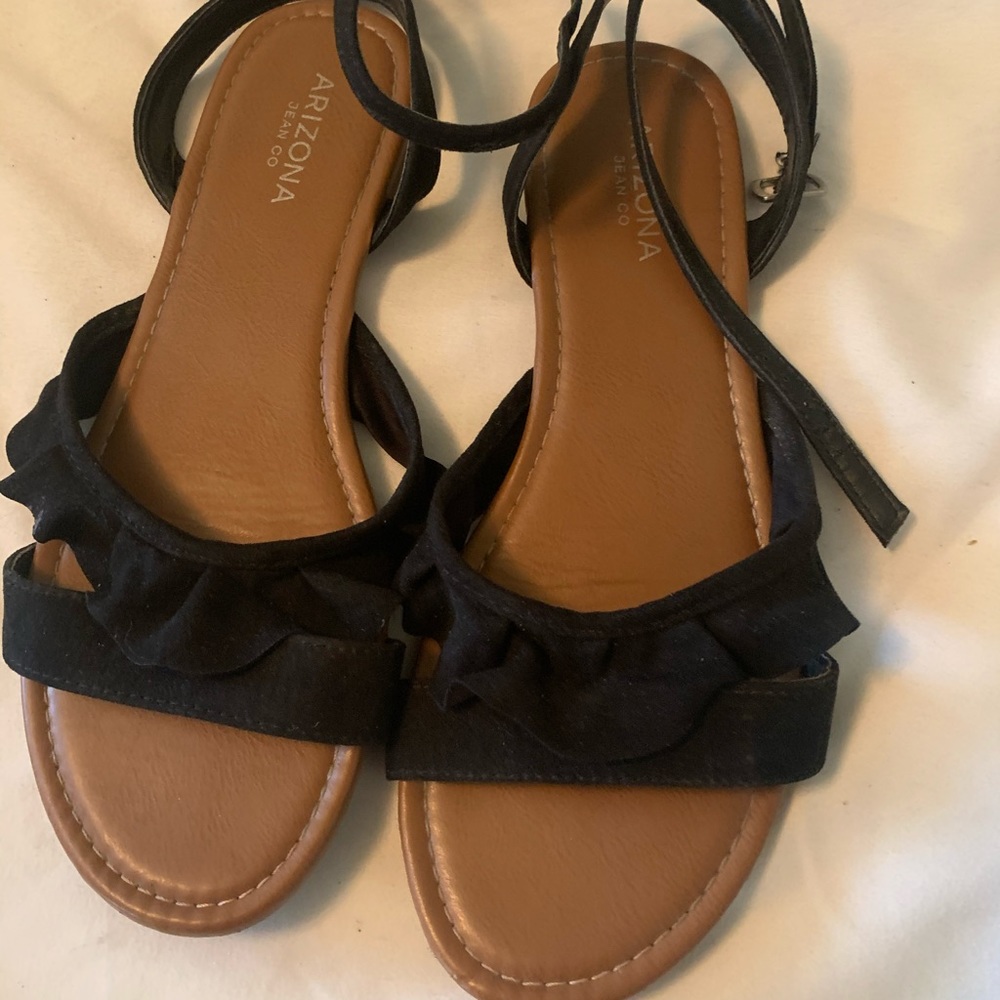 Black ruffle sandals